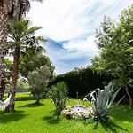 Vinne Cirase Villa *