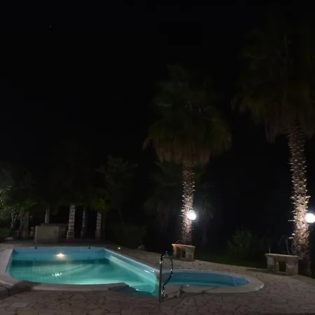 Vinne Cirase Villa