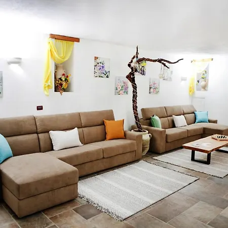 Villa Vinne Cirase *