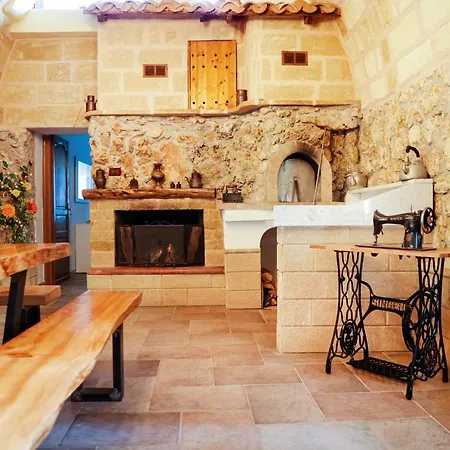 Vinne Cirase Villa *