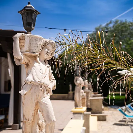 Villa Vinne Cirase *